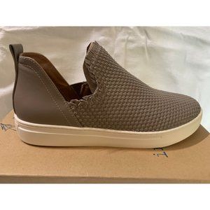 Indigord textile man made tan slip on shoes sz. 8